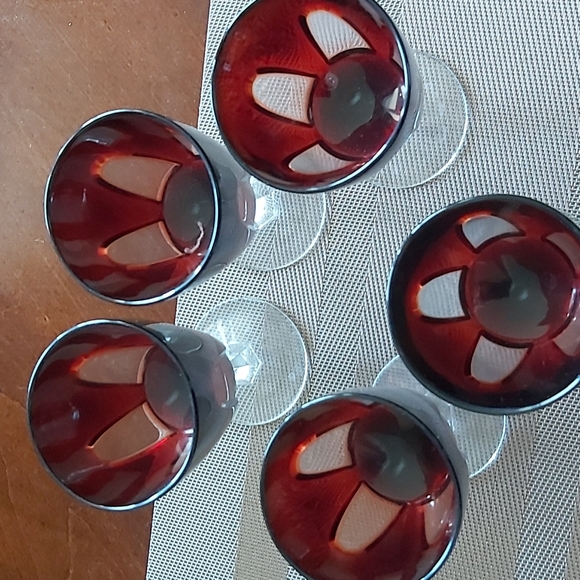 Wine glasses - Picture 2 of 6